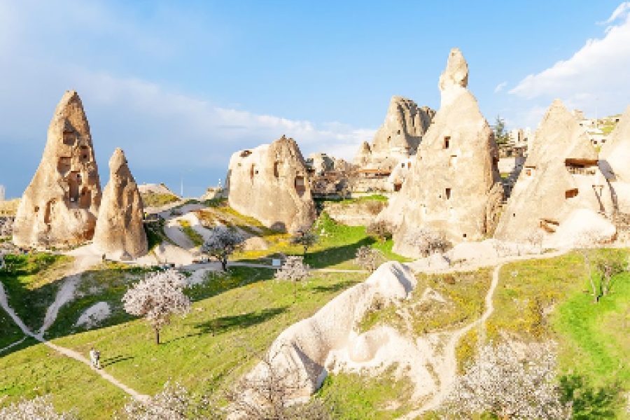 Daily Rose & Red Valley Hiking Tour in Cappadocia – Cave Churches & Scenic Trails
