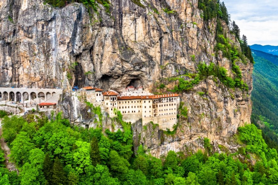 13 Day Istanbul to Georgia Tour: From Ottoman Majesty to Caucasus Char
